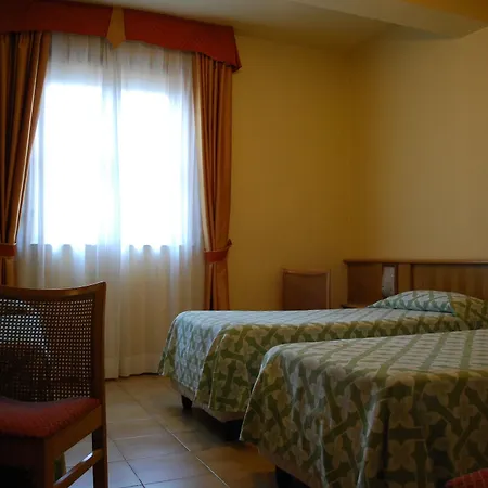 Tre Torri Готель 3*